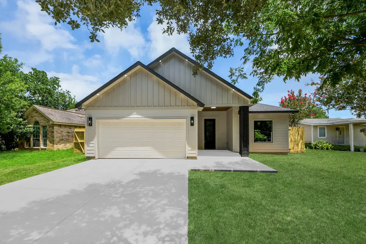 216 W Curtis Avenue, Pasadena, TX 77502 - #1