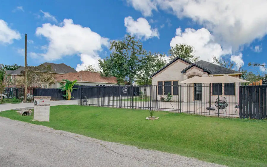 8040 Howton St Street #1-2, Houston, TX 77028 - Image #2