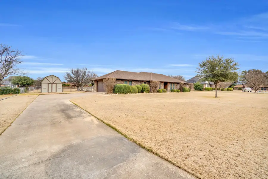 609 Shallow Creek Drive, Oak Leaf, TX 75154 - Image #3