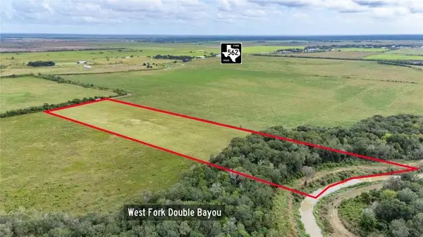 2626 Fm 562, Anahuac, TX 77514