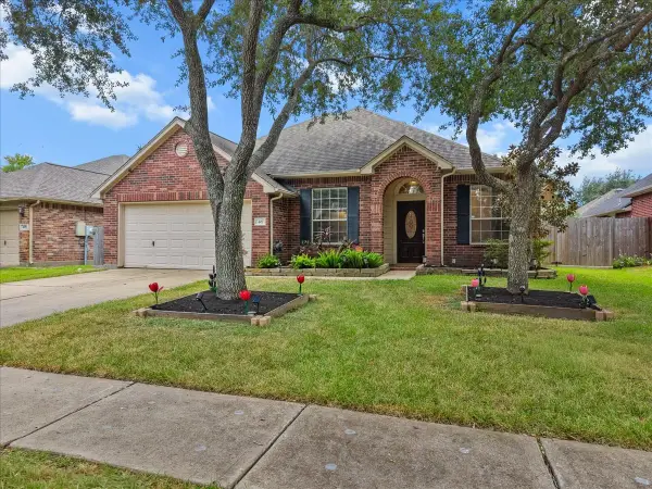 407 Crimson Coast Drive, League City, TX 77573