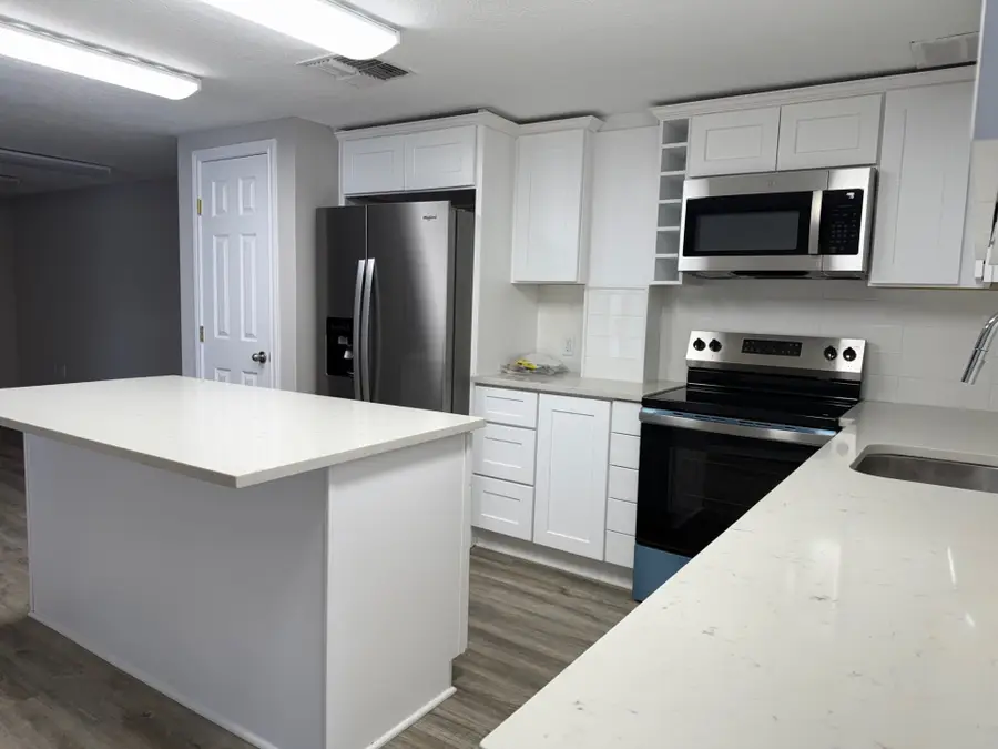 400 W Texas Avenue #4, Baytown, TX 77520 - Image #3