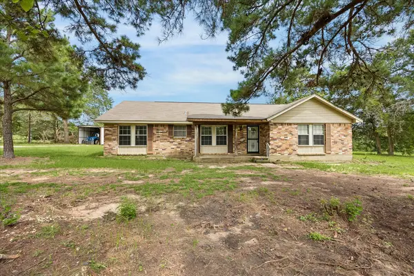 10032 Highway 105, Brenham, TX 77833