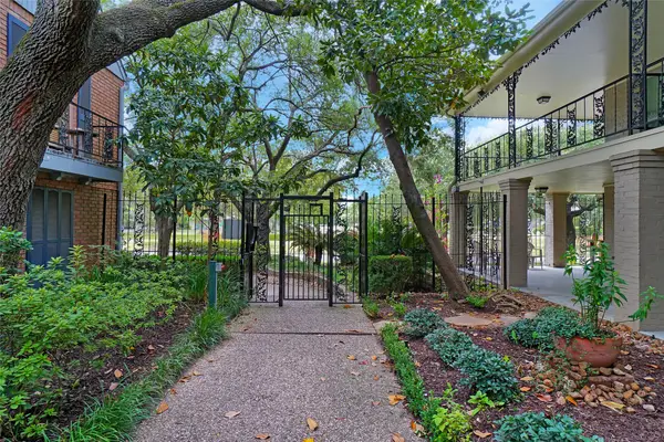 11550 Chimney Rock Road #324, Houston, TX 77035
