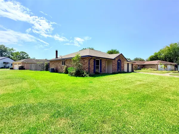 2410 Point Comfort Court, Webster, TX 77598