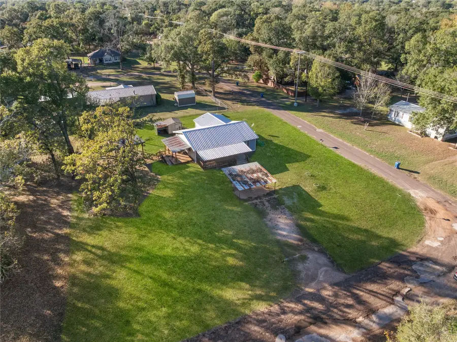 2705 21st Street, Hempstead, TX 77445 - Image #2