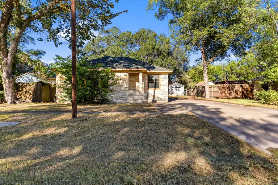 407 S 4th Street, Ganado, TX 77962 - #2