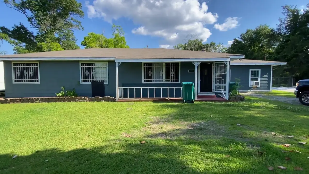 1025 Henderson Avenue, Orange, TX 77630 - #1