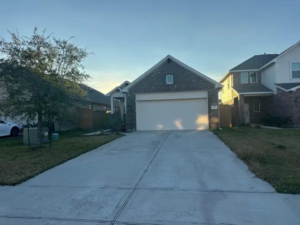 2209 Windy Grove Drive, Texas City, TX 77568