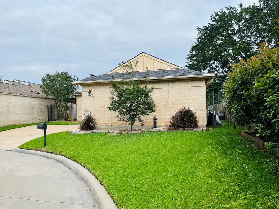 227 Essex Place, Stafford, TX 77477 - #3