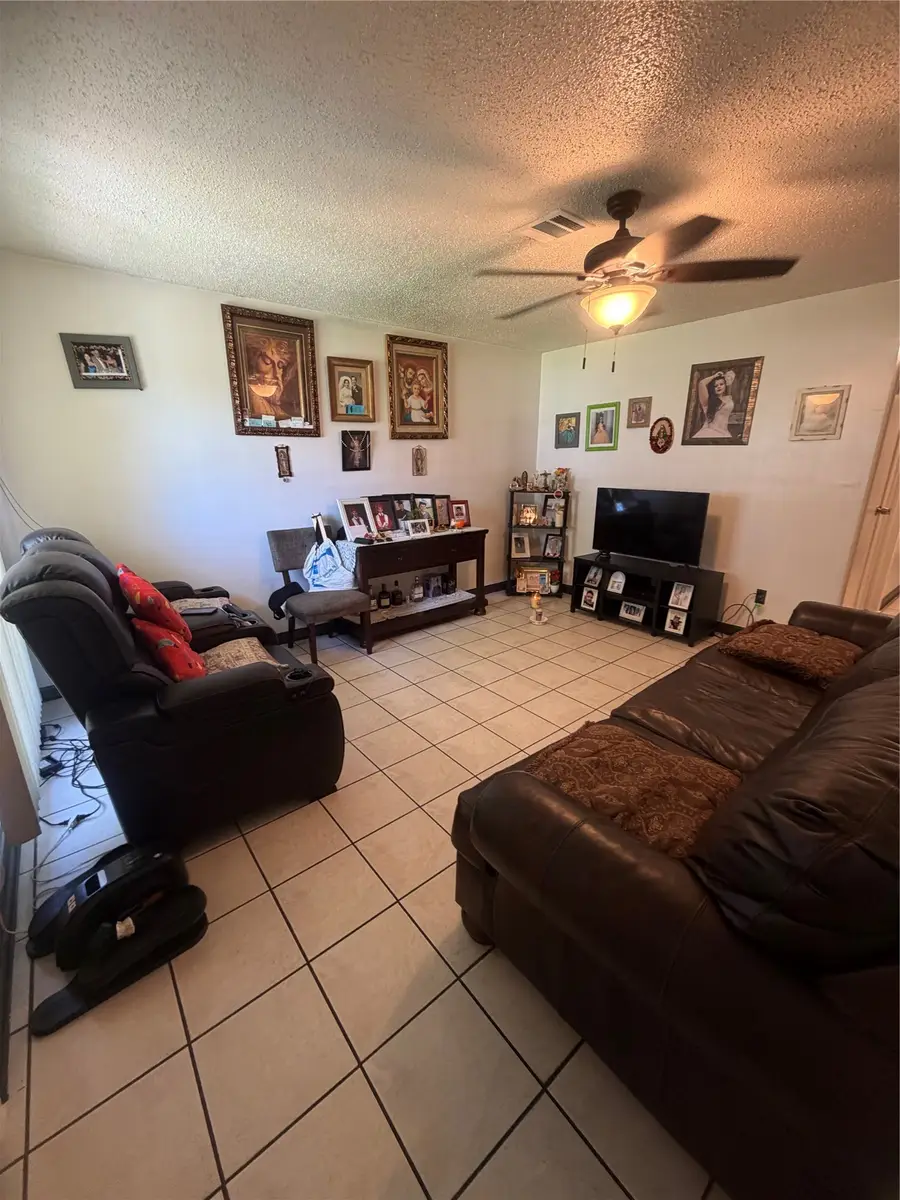 610 N 13th Street, La Porte, TX 77571 - #2