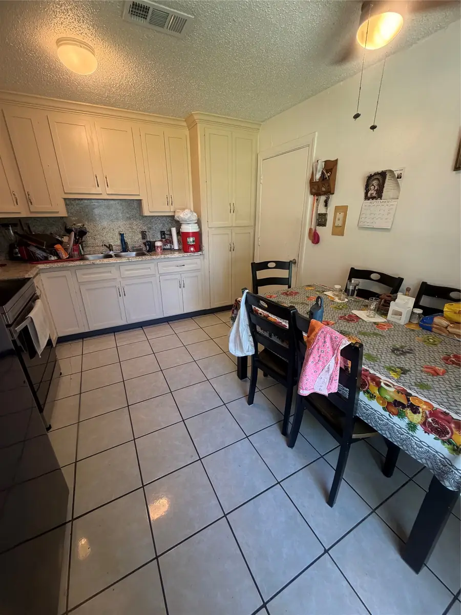 610 N 13th Street, La Porte, TX 77571 - #3