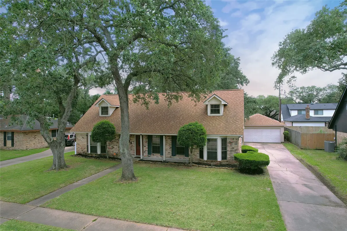 2106 S Memorial Court, Pasadena, TX 77502 - #1