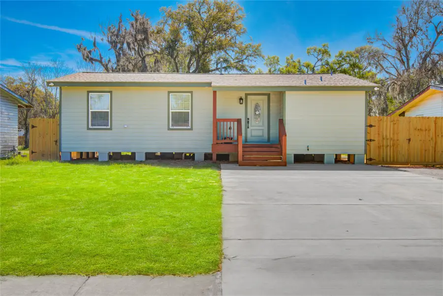 524 Magnolia Street, Lake Jackson, TX 77566 - #2
