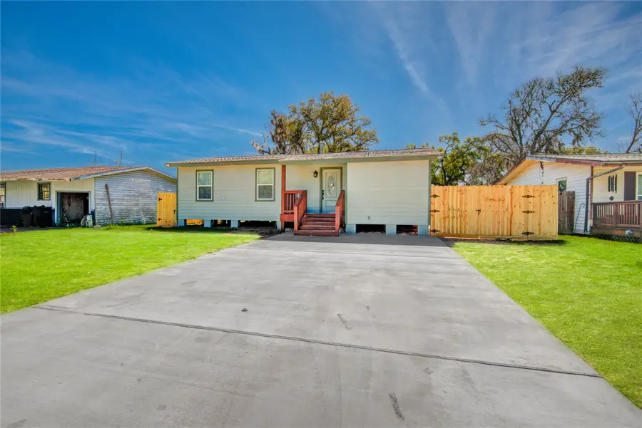 524 Magnolia Street, Lake Jackson, TX 77566 - #3