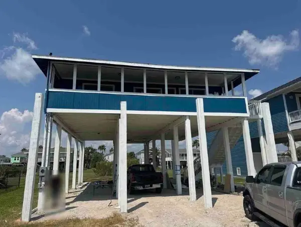 16510 Jamaica Inn Road, Jamaica Beach, TX 77554