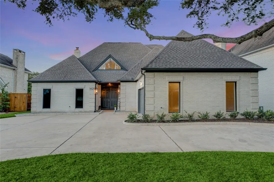 1428 Sugar Creek Boulevard, Sugar Land, TX 77478 - Image #2