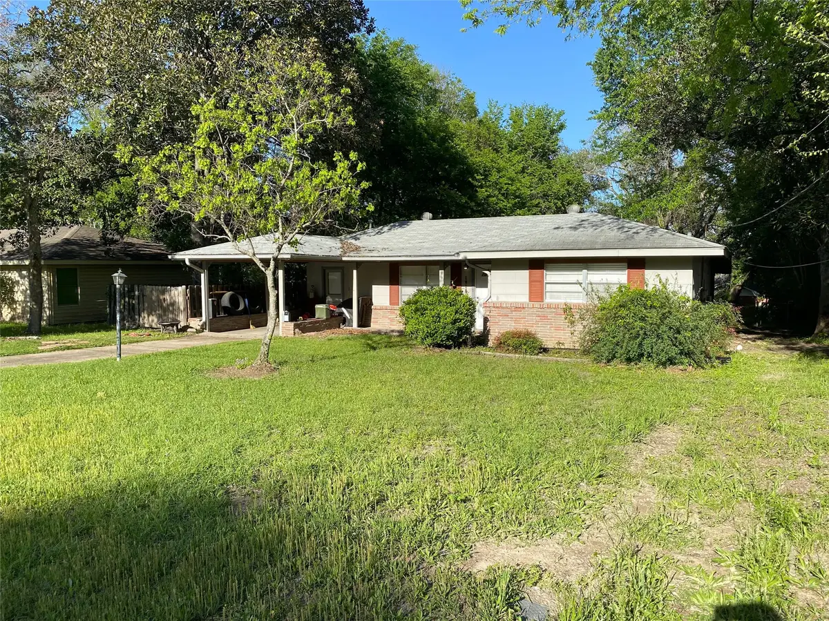 1015 Oak Drive, Huntsville, TX 77320 - #1