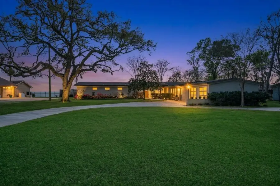 138 N Burnett Drive, Baytown, TX 77520 - #3