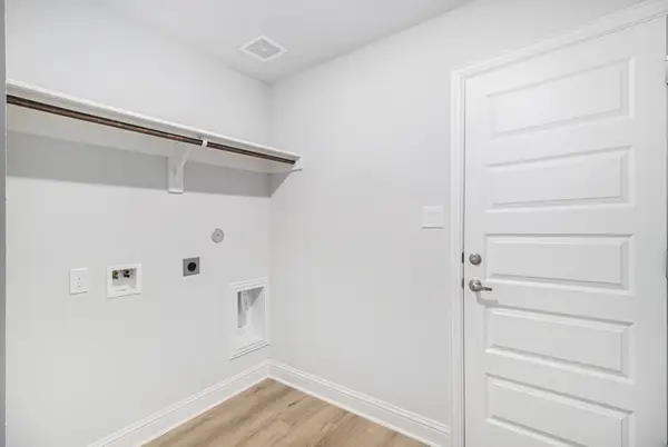 9 Keystone Court, Angleton, TX 77515