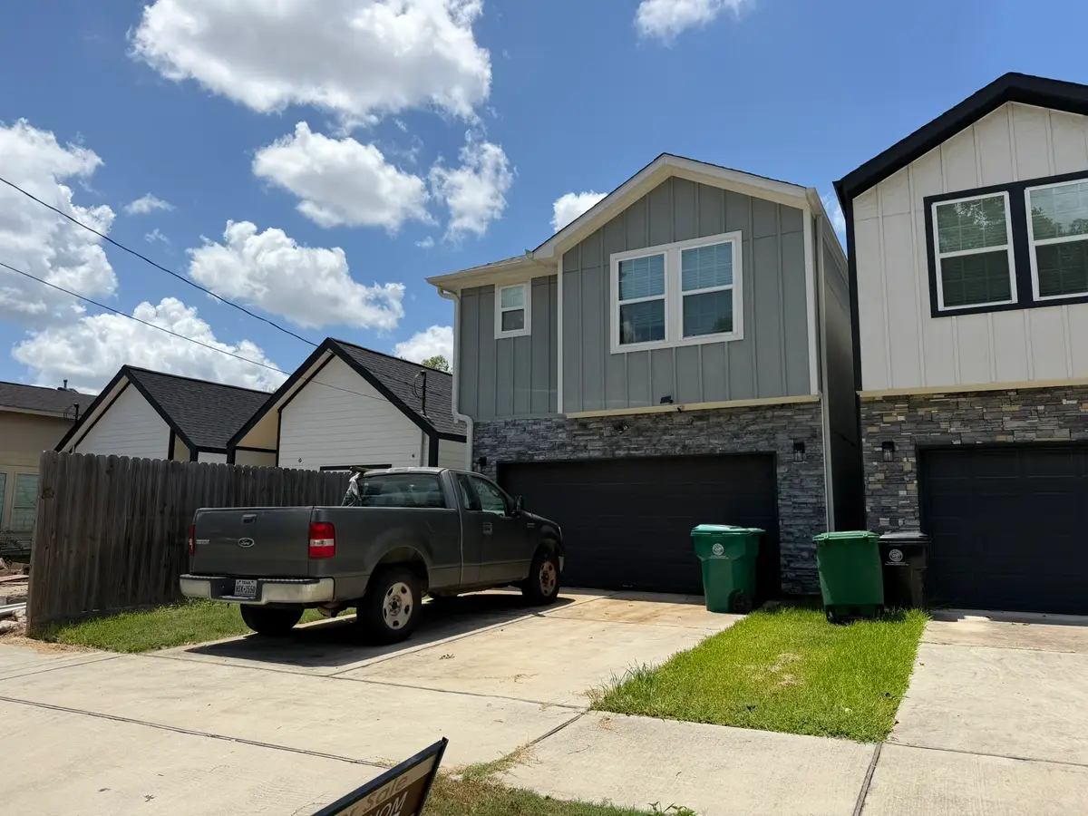 7320 Avenue J, Houston, TX 77011 - #1