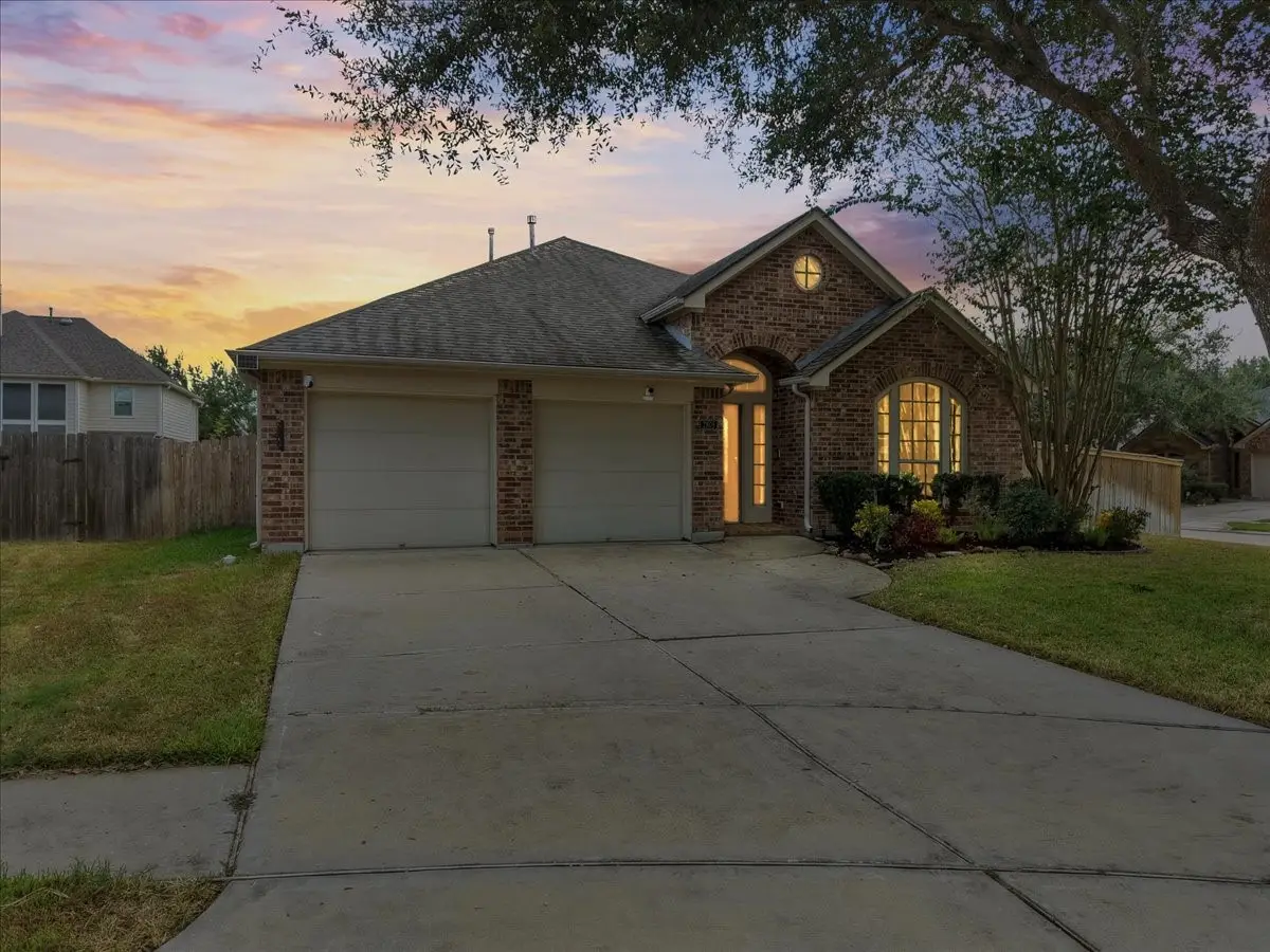 2805 Enchanted Lake Drive, Pearland, TX 77584 - #1