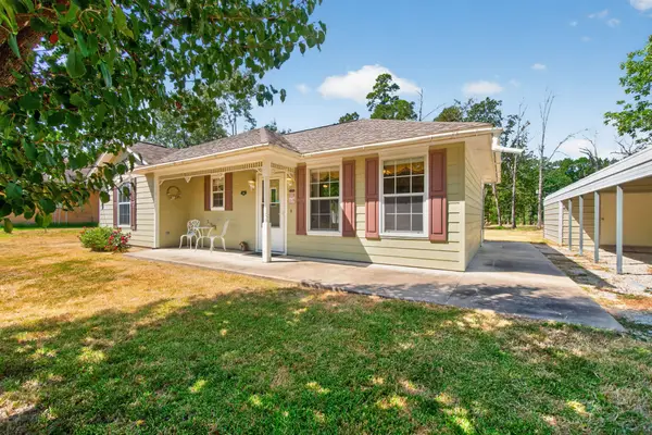 114 Holly Berry Street, Onalaska, TX 77360