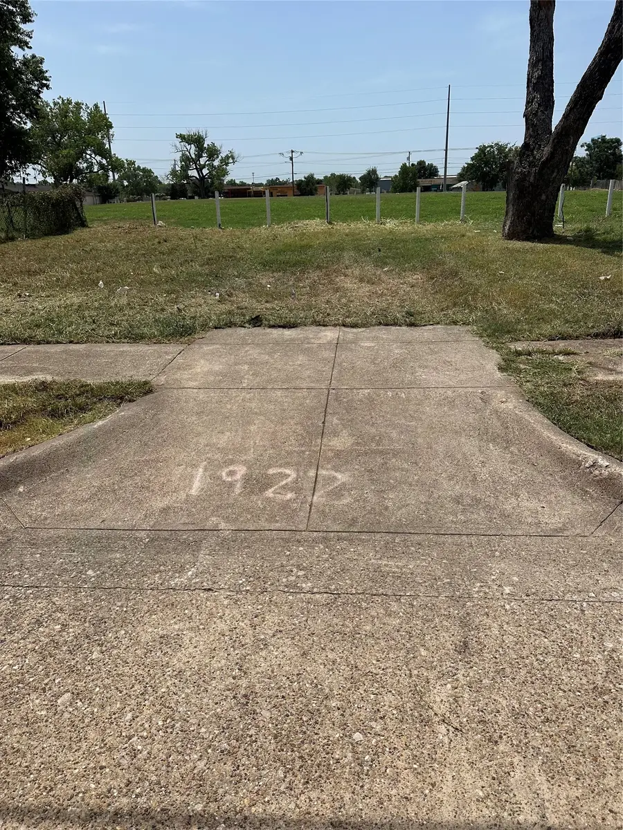 1922 Pueblo Street, Dallas, TX 75212 - #2