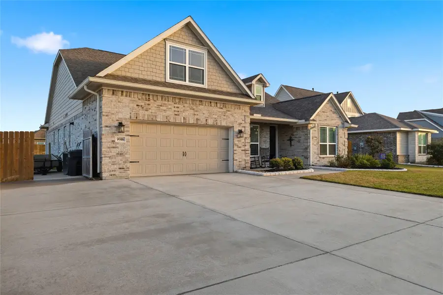 9916 Oaklawn Dr Drive, Monterey Belvieu, TX 77523 - #2