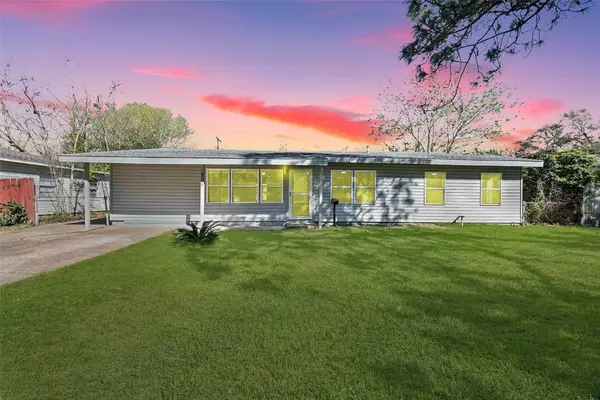 804 23rd Avenue N, Texas City, TX 77590