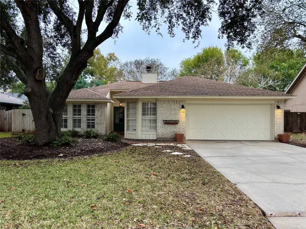 116 Bougainvillea Street, Lake Jackson, TX 77566