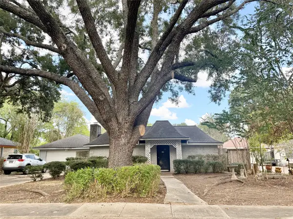606 Fairway Drive, Richmond, TX 77469