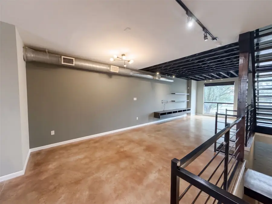 310 S Jensen Drive #2, Houston, TX 77003 - #3