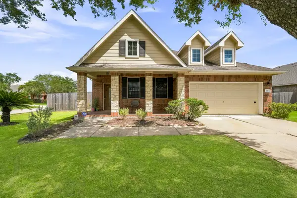 125 Avery Springs Lane, Dickinson, TX 77539