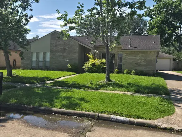 1911 Hilton Head Drive, Missouri City, TX 77459