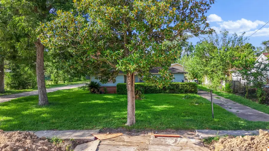 246 Rebecca Street, Houston, TX 77022 - Image #2