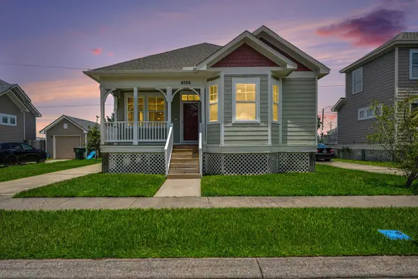 4506 N Live Oak Circle, Galveston, TX 77550