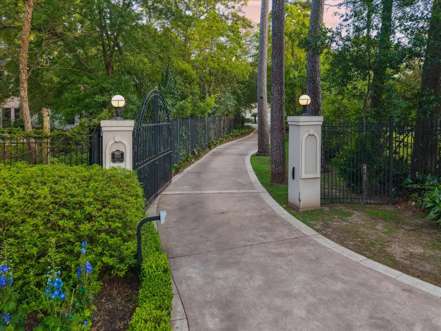 608 Little John Lane, Houston, TX 77024 - Image #2