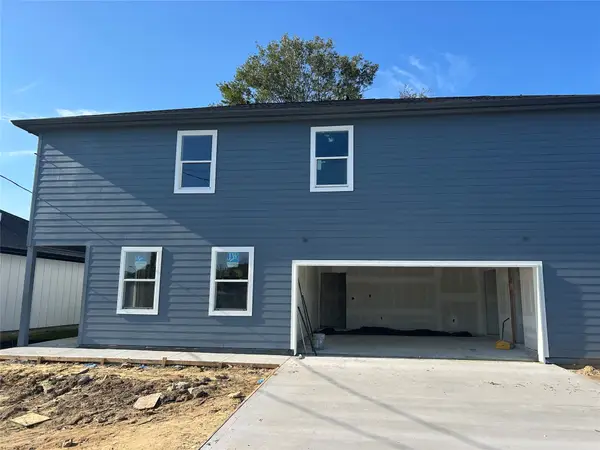 1111 E Main Street, La Porte, TX 77571
