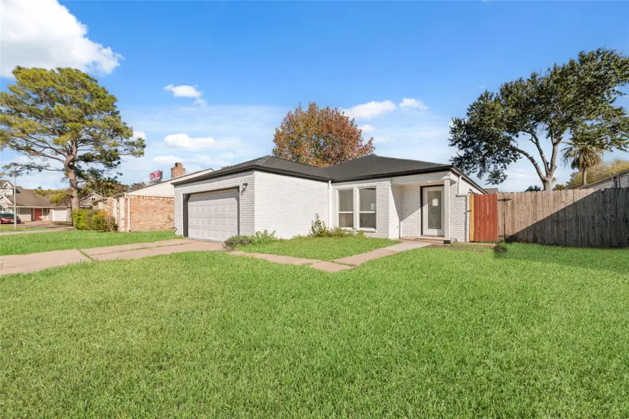 2707 Ashford Trail Drive, Houston, TX 77082 - Image #2