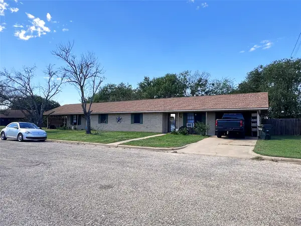 207 Cactus Street, Giddings, TX 78942