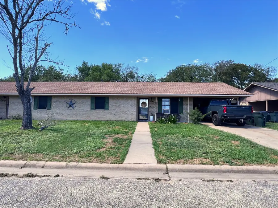 207 Cactus Street, Giddings, TX 78942 - #2