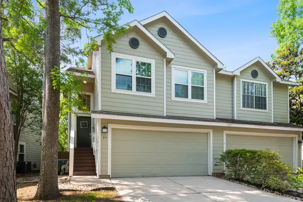 35 N Walden Elms Circle, The Woodlands, TX 77382