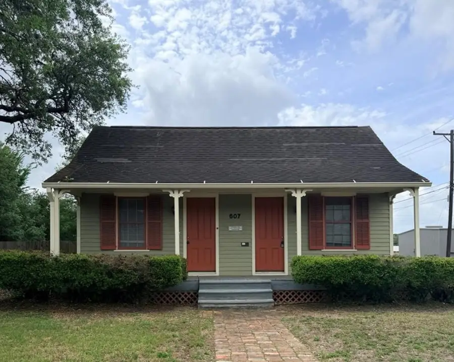 607 N Bridge, Victoria, TX 77901 - #2