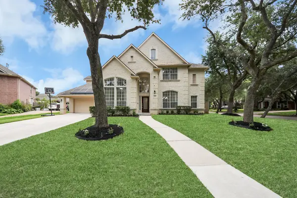 2002 Thorncrest Court, Sugar Land, TX 77479