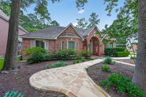 7 Windridge Place, The Woodlands, TX 77381