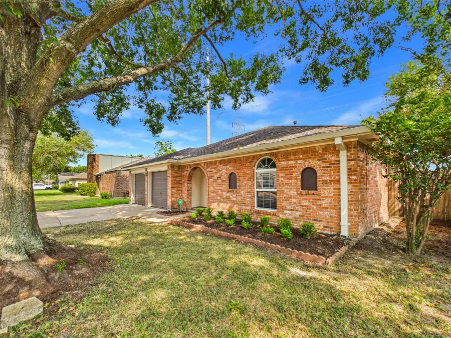 1817 Woodcrest Drive, Deer Park, TX 77536 - #2