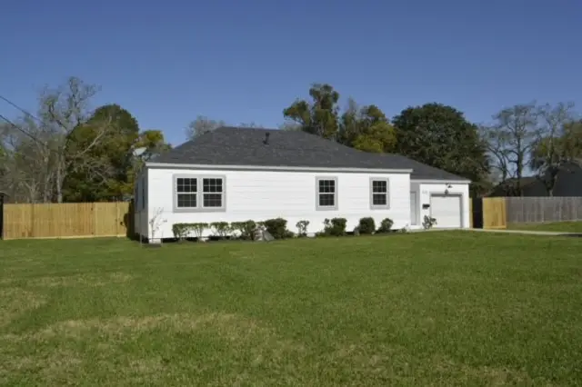 828 Holly Street, La Marque, TX 77568 - #2