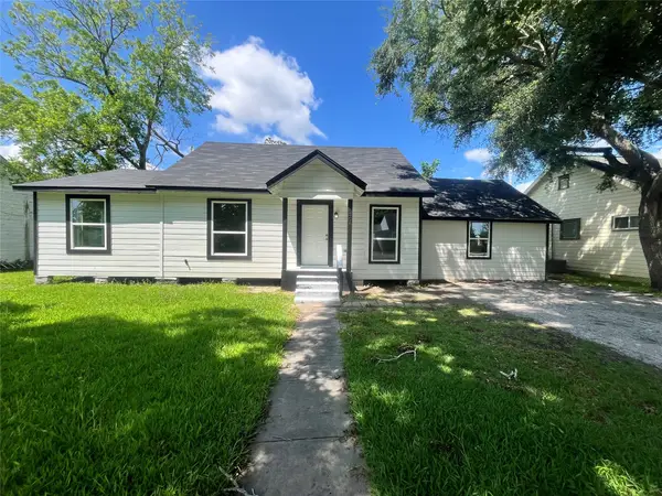 306 S Virginia Street, La Porte, TX 77571