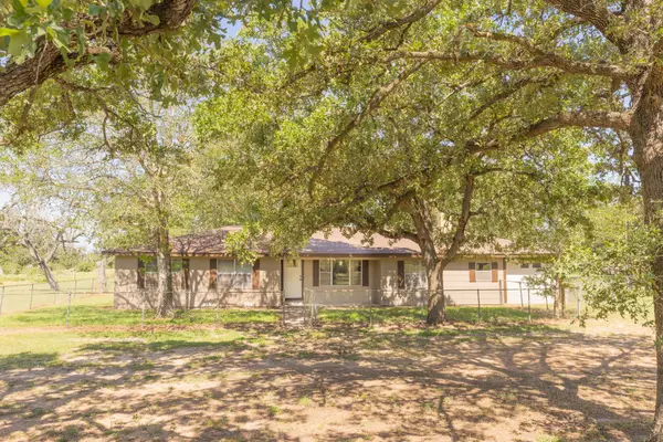 1130 County Road 1g, Hallettsville, TX 77964